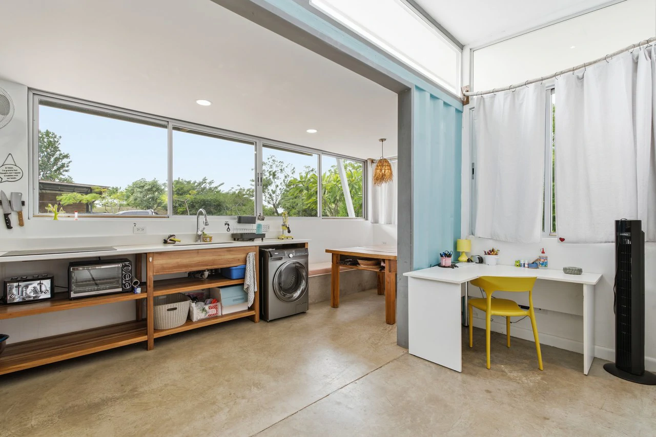 Surf Shack: Ocean-View Property with Home and Development Potential - photo 6