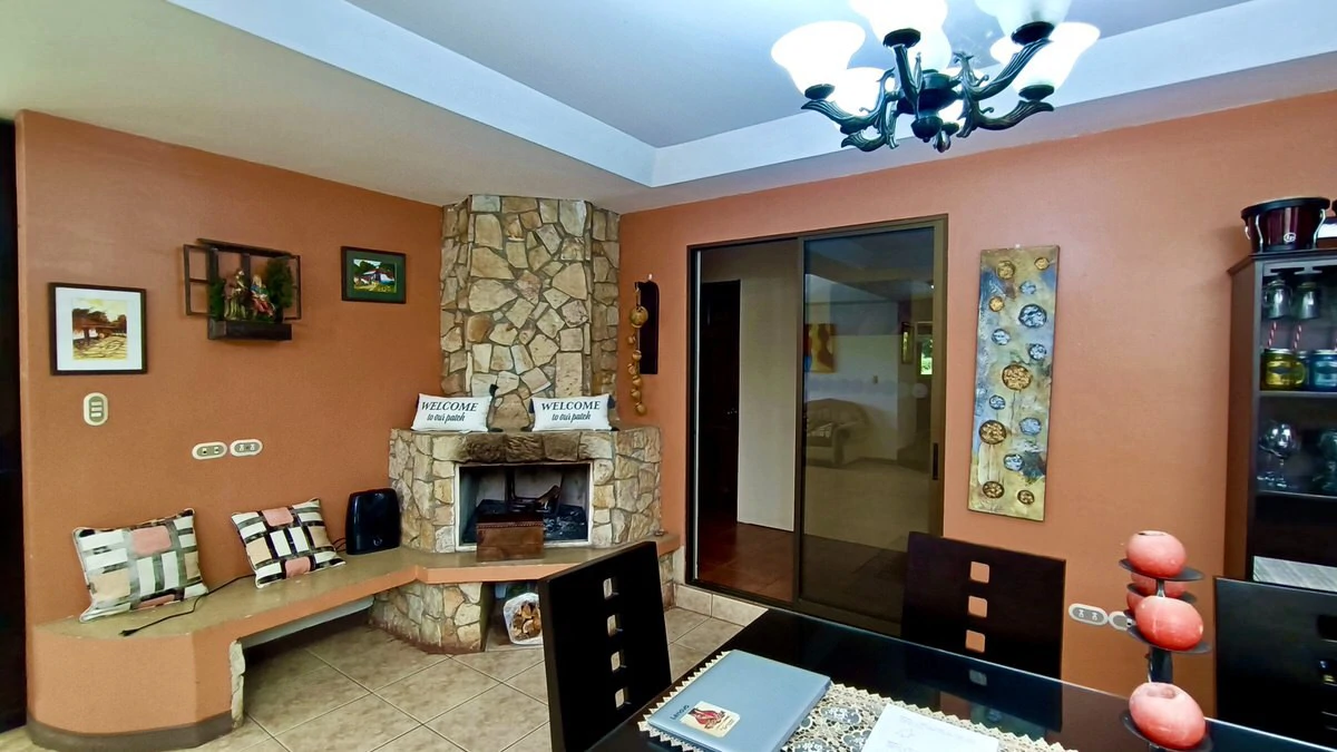 Property for sale with the 3 houses in San Rafael - Gallery image 52