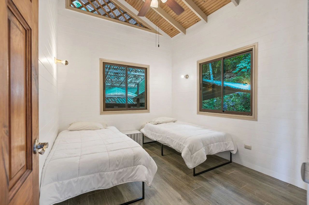1.6 ACRES – 3 Bedroom Ocean And Mountain View Home With Pool, Public Road Frontage, ASADA Water, Room To Expand!!!! - Gallery image 26