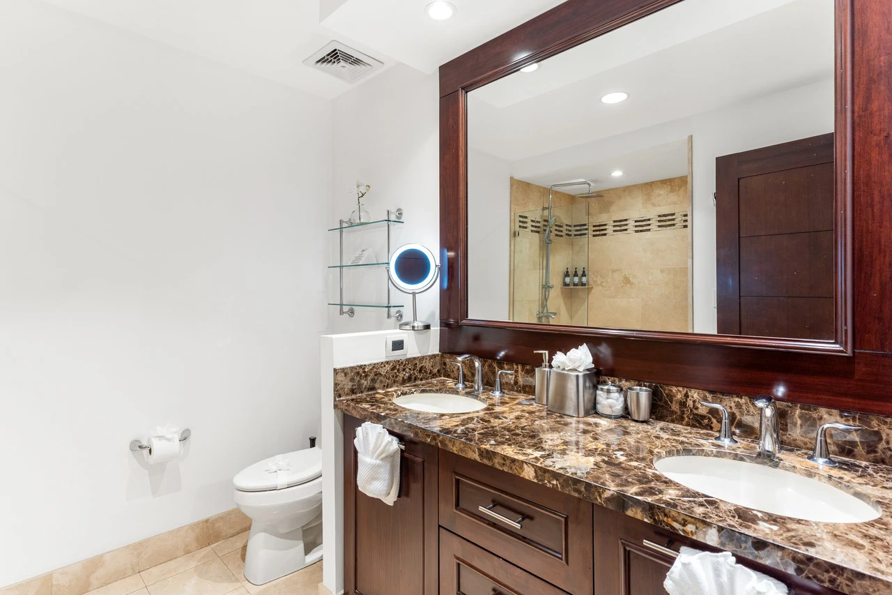 360 Splendor del Pacifico #305: Oceanview Perfection – Just Steps from the Infinity Pool - Gallery image 12