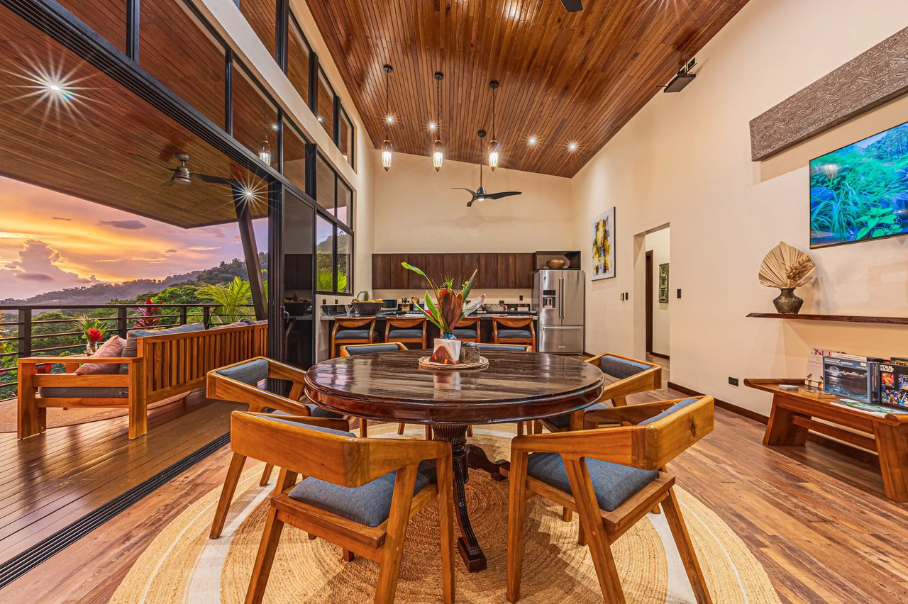Casa Markissa: Luxury Oceanview Villa with Proven Rental Income. - Gallery image 2