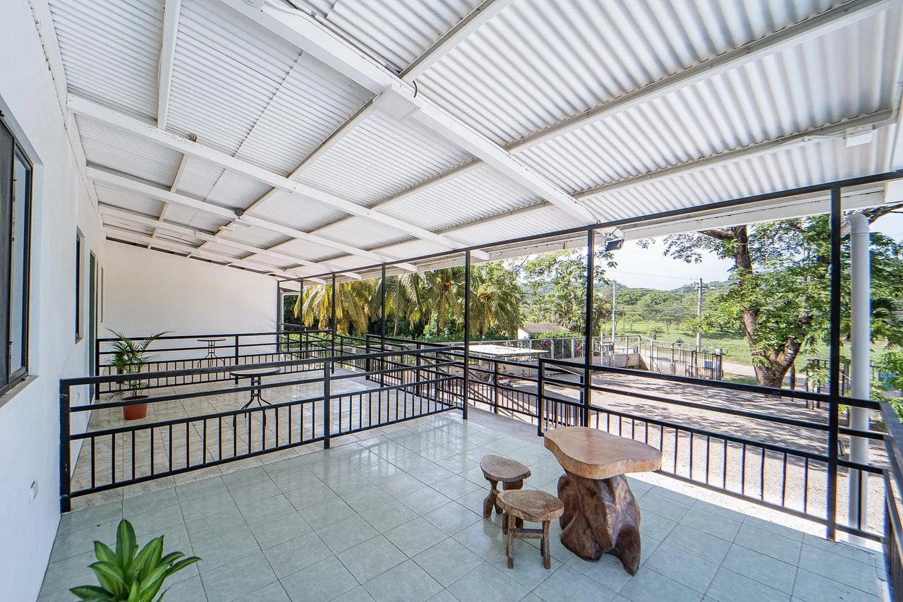 Cantarana Studios: Multiunit Property with tons of Potential - photo 9