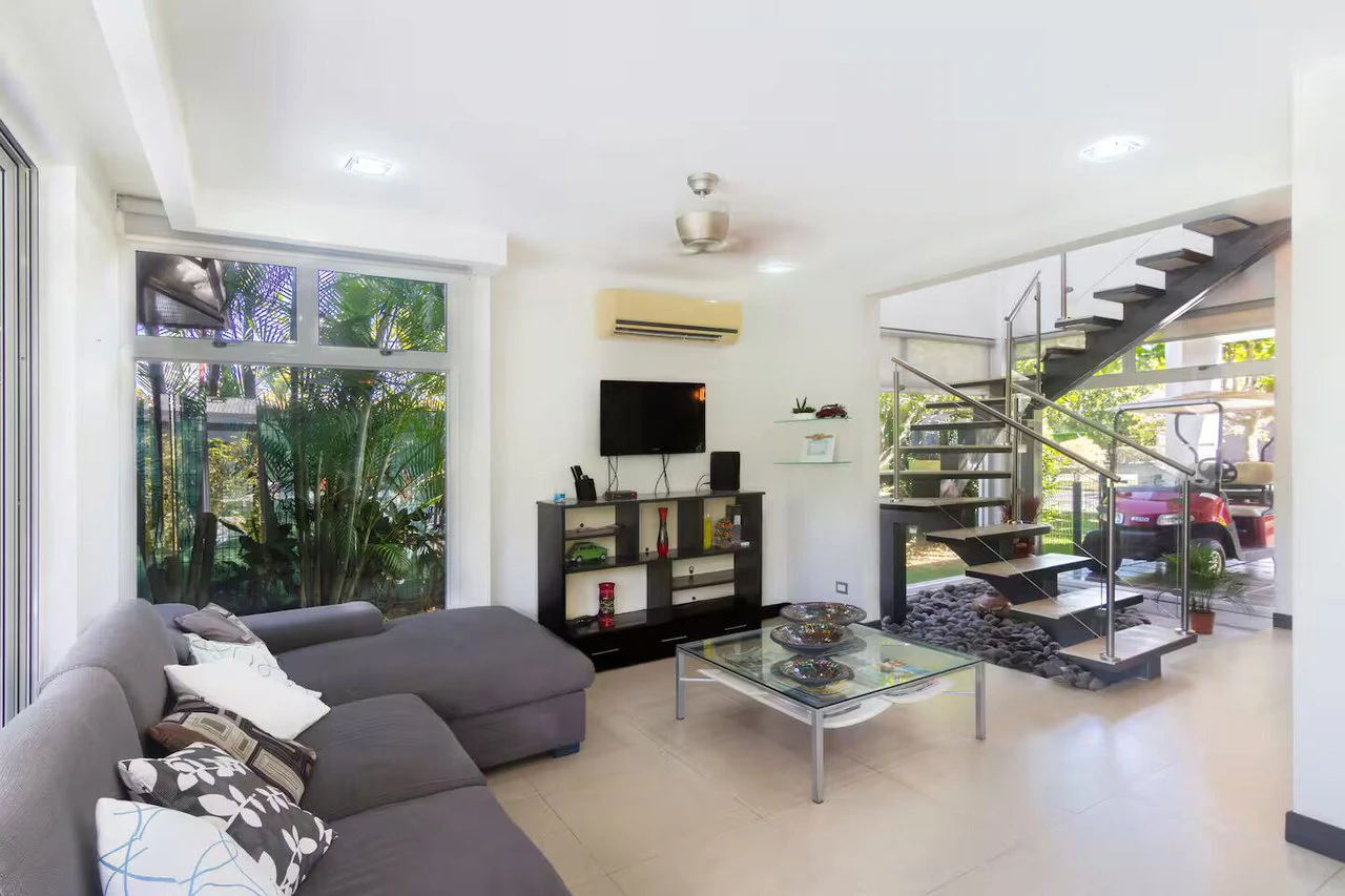 Fantastic Home in Punta Leona: Pool and Solar Panels in a Sought After Neighborhood Close to the Beach! - Gallery image 14