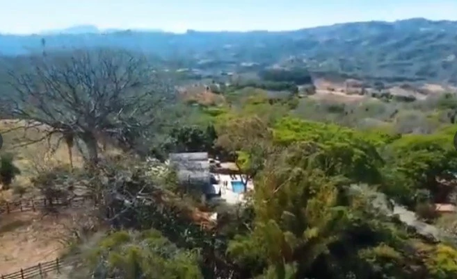 Income Villas: Hilltop INCOME PRODUCING Villa Investment with Pacific Ocean Views! - photo 4