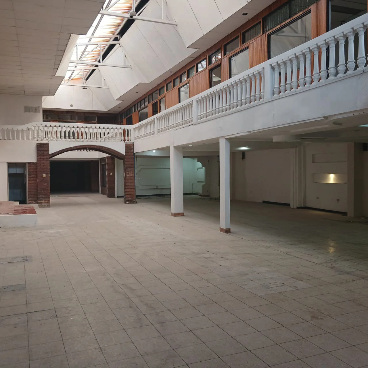 Downtown Hotspot...: Commercial Center close to Central Park - Gallery image 2
