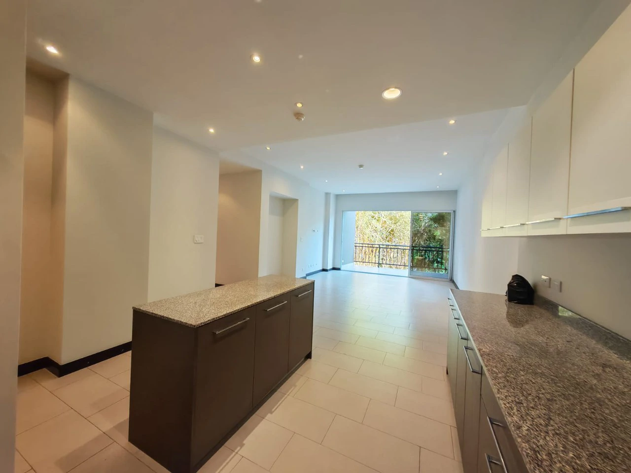 VENTA DE APARTAMENTO EN VIVA RESIDENCES, ESCAZU LA PACO: Apartment for Sale – La Paco, Escazú