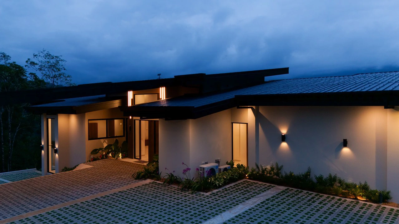 Luxury Modern Tropical Estate in Playa Dominical - Gallery image 9