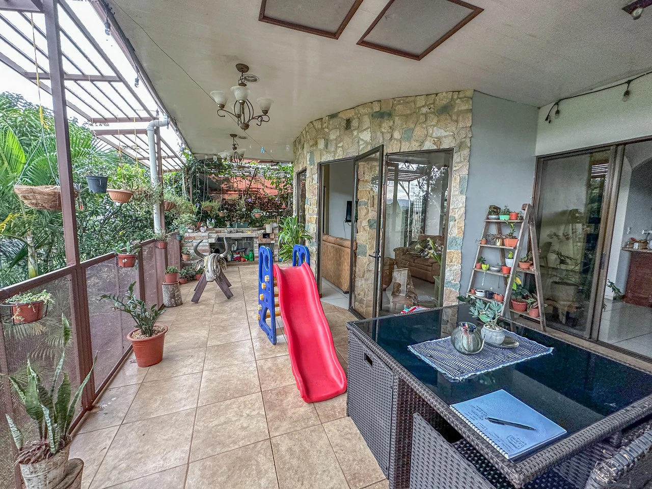Costa Rican Gem: Spacious 4BR Home with Fruit Trees, Fully Furnished: House For Sale in Pedregoso - Gallery image 20