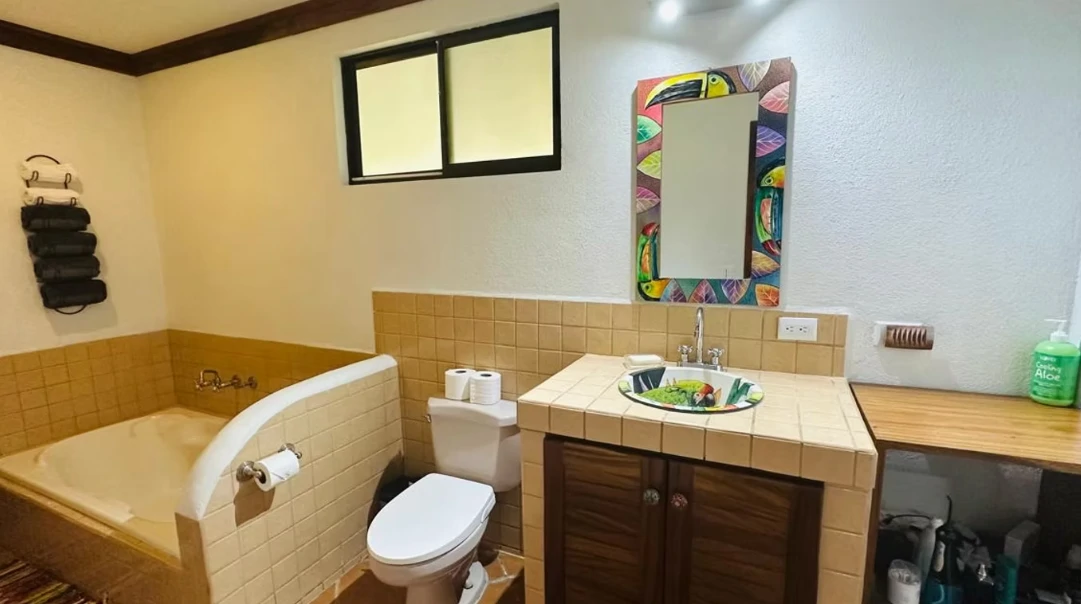 Pura Vida Costa Rica: Lake and Volcano view home, Garage and Guest Apartment - Gallery image 15