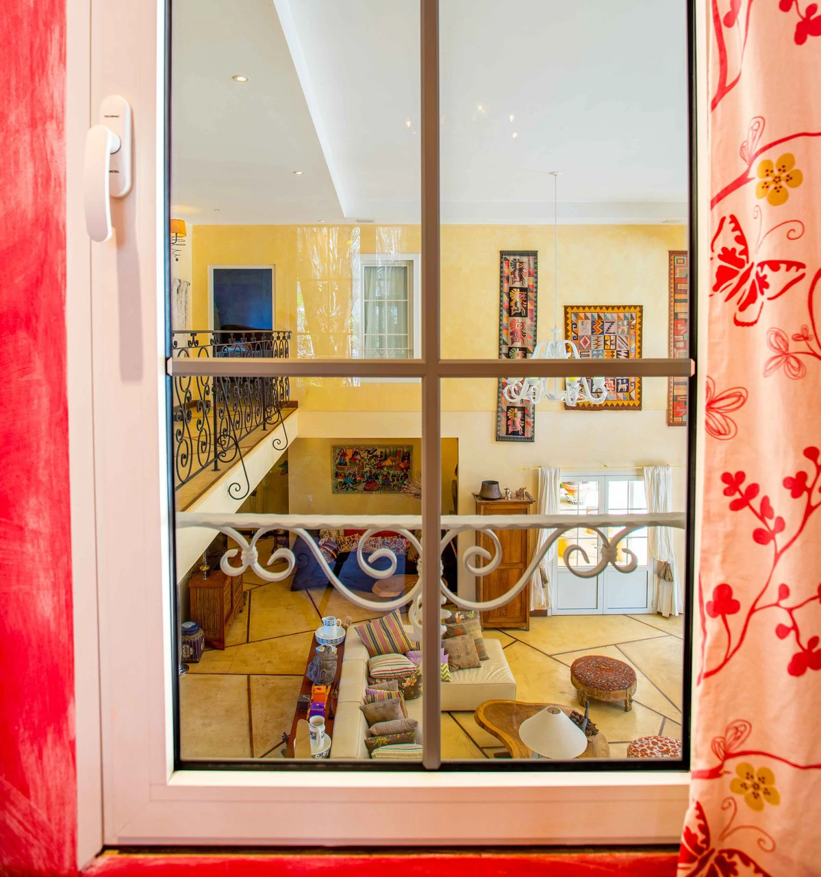 LUXURY PROPERTY HOUSE AND 5 APARTMENT SANTA ANA: Incredible property to live or invest. Ideal for single space. . This beautiful property measures 4857 m2 of lot with a street front of 23m2 and 432 m2 - Gallery image 31