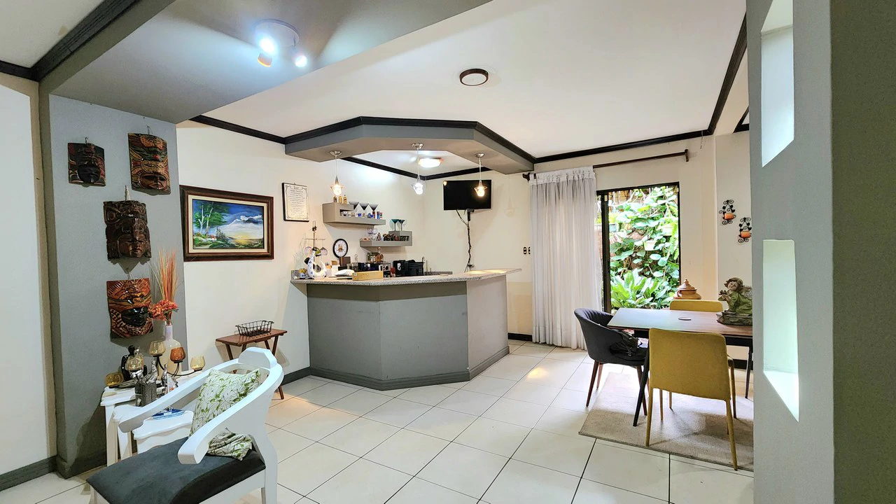 House For Sale in Llorente - Gallery image 9