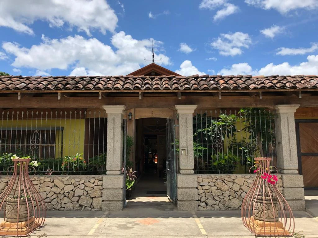 Luxury House for Sale in Liberia, Guanacaste, Costa Rica – Prime Location and Exclusive Design - Gallery image 3