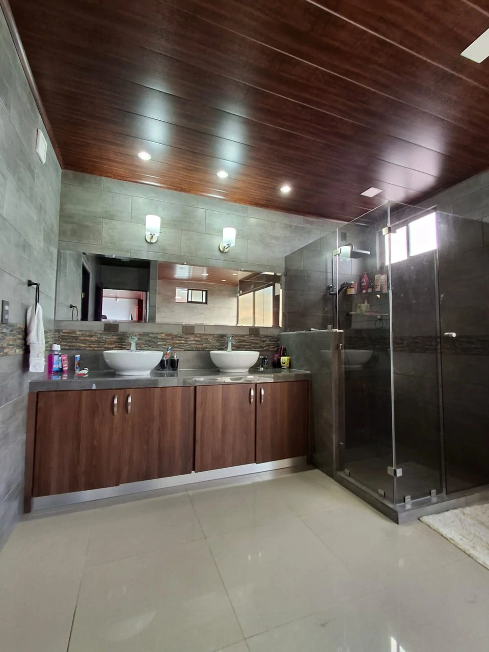 Casa Vista!: 3 level Cityview Hilltop Estate + 27,980m2 - Gallery image 8