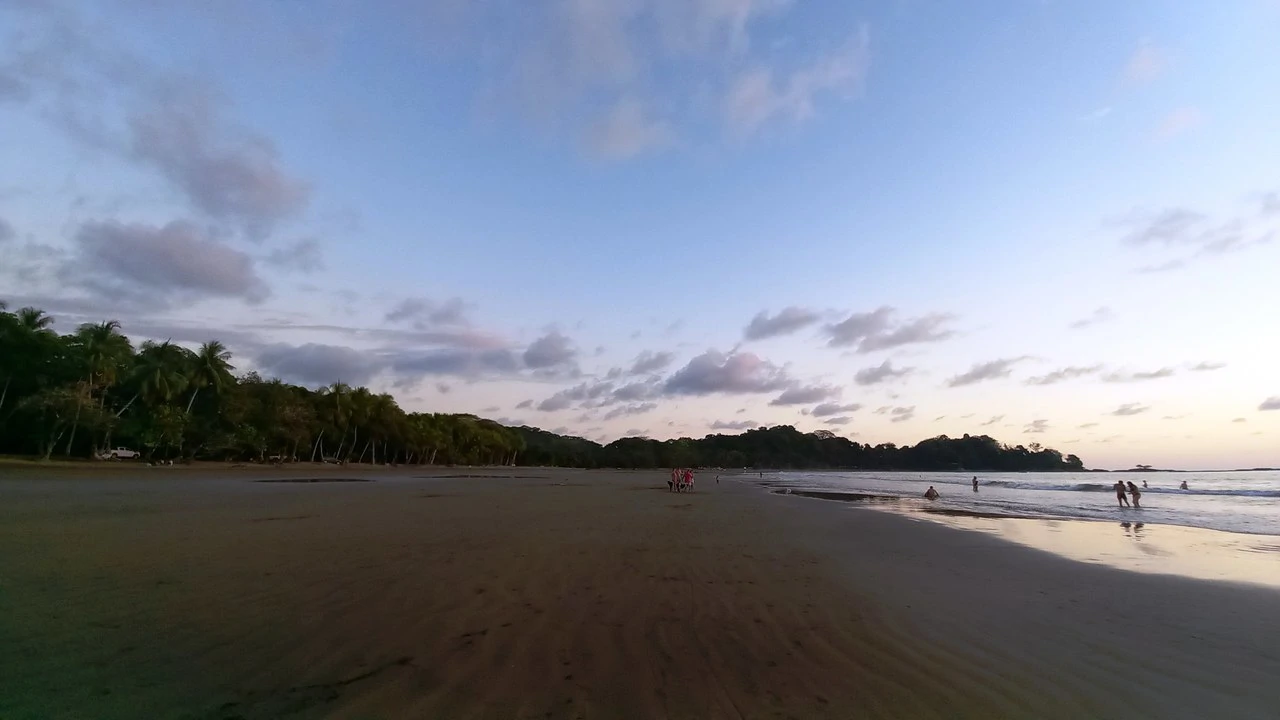 Front Row Mixed Use Property with an Easy Walk to Dominicalito Beach - Gallery image 4