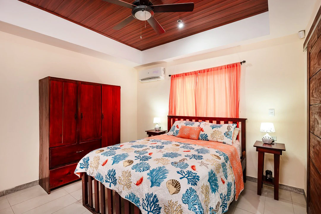 Casa Venturini: Charming Single-Family Home with Quality Finishes, Private Pool & Expansion Opportunity - Gallery image 10