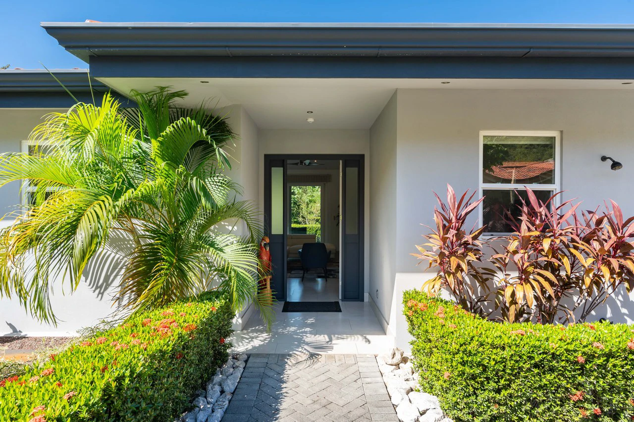 The Haven: Spacious Home + Private Casita in Gated Mar Vista Community - Gallery image 2