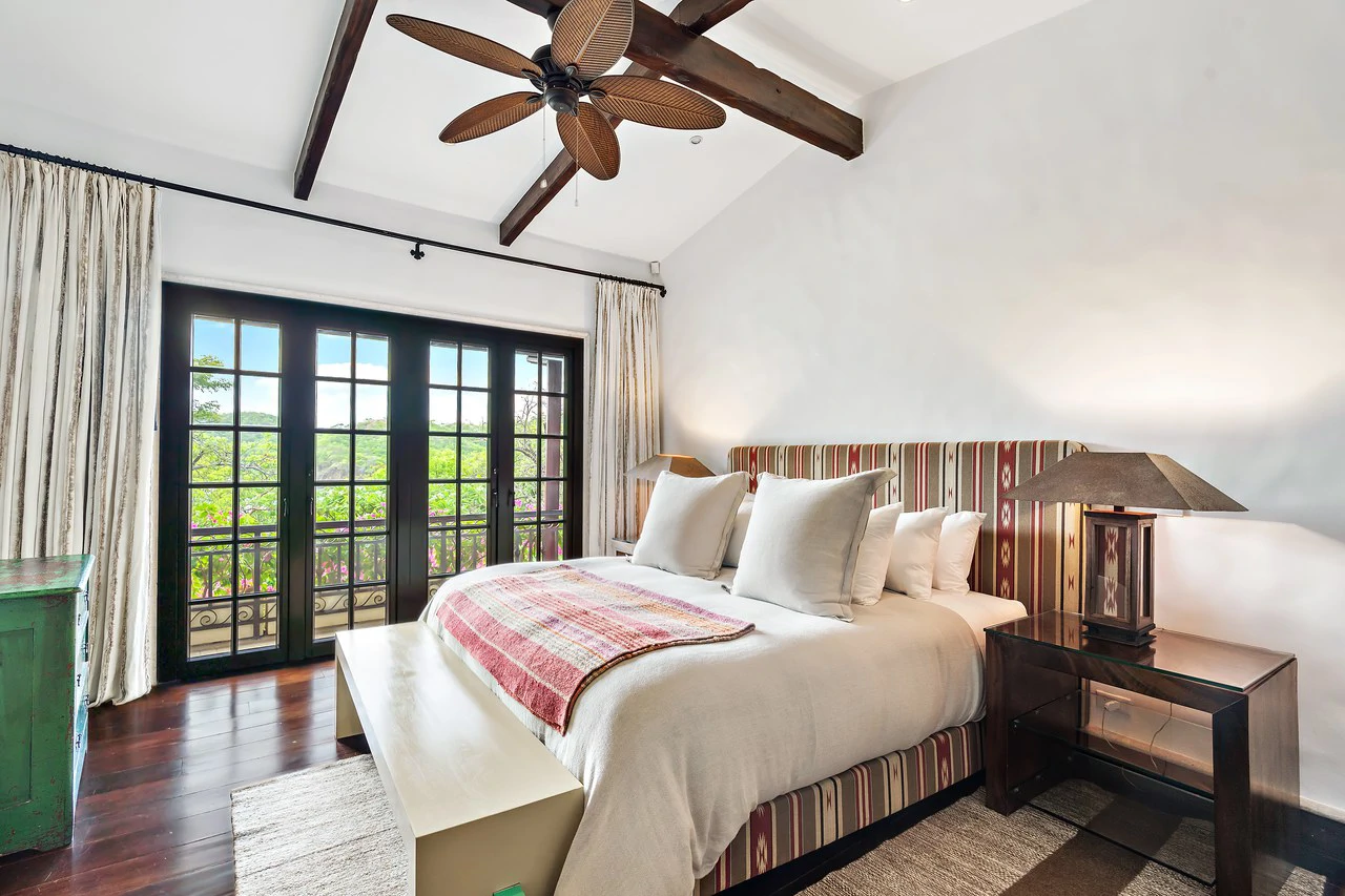 27 Cartagena: Unique Luxury Beachfront Home - Gallery image 39