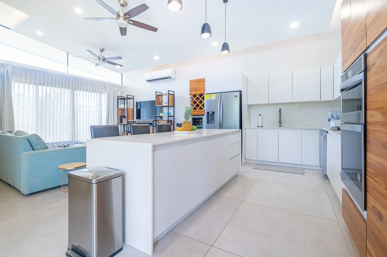 Casa Cola Ballena: Modern new construction, walk to the beach, Best in class location - Gallery image 19