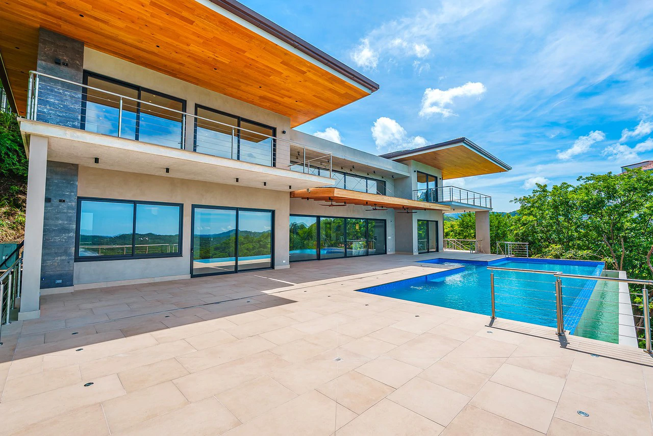 Casa Vision: Luxury Estate with Sweeping Ocean Views - Gallery image 6
