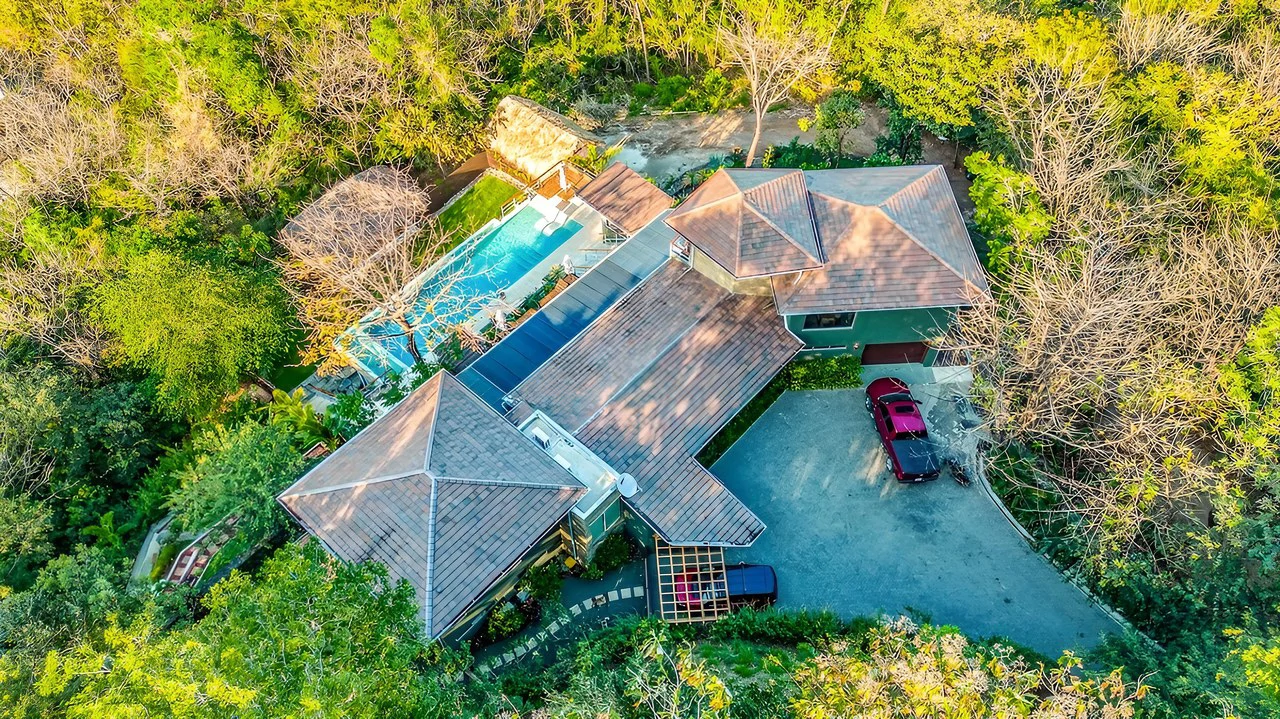 Casa Pochote: Artisan Luxury Villa in Tamarindo | Pool, Jacuzzi & Langosta Beach Club Membership Included - Gallery image 65