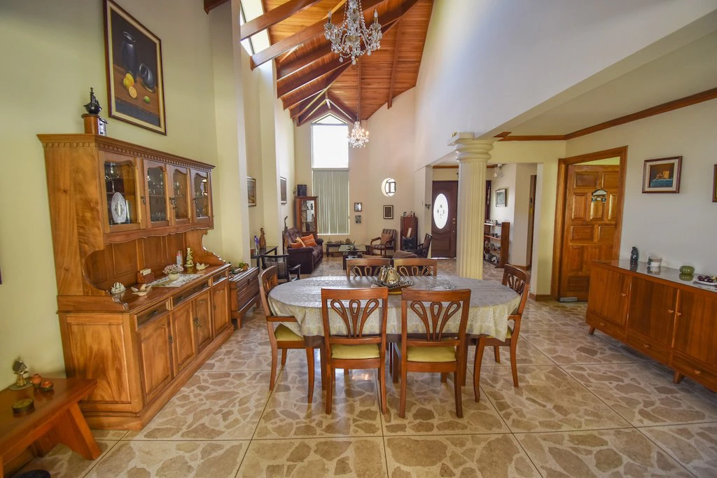 House For Sale in Trejos Montealegre - Gallery image 7