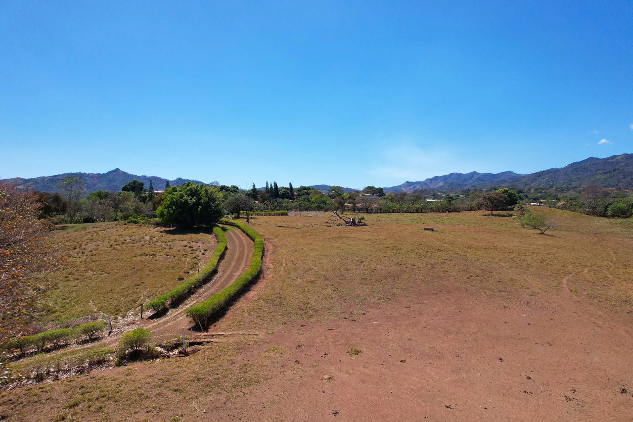 Exceptional Property for Sale Ideal for Investment in Atenas - Gallery image 3