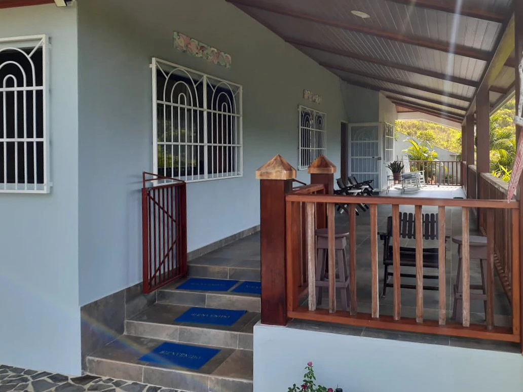 FULLY LANDSCAPED PROPERTY- OCEAN VIEW - Gallery image 2