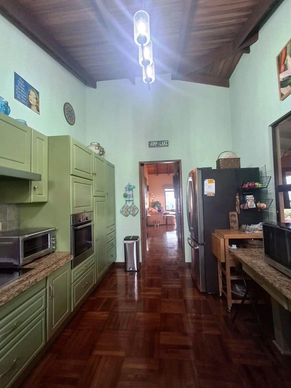 Casa Pristine Elegance: A Rare Costa Rican Estate with Unobstructed City-to-Ocean Views! - photo 17