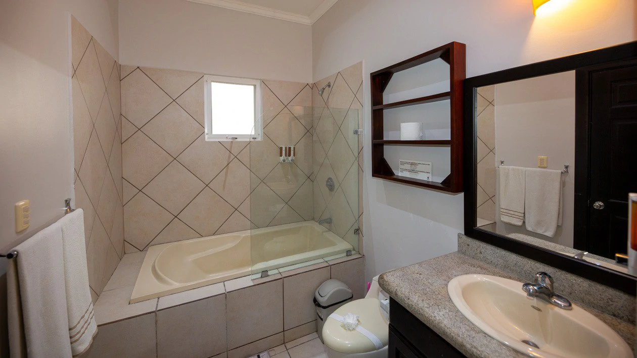 Fantastic Casa Oasis, walk to the beach in Bejuco!: Private Pool in Highly Sought after Neighborhood Ner the beach! - Gallery image 10