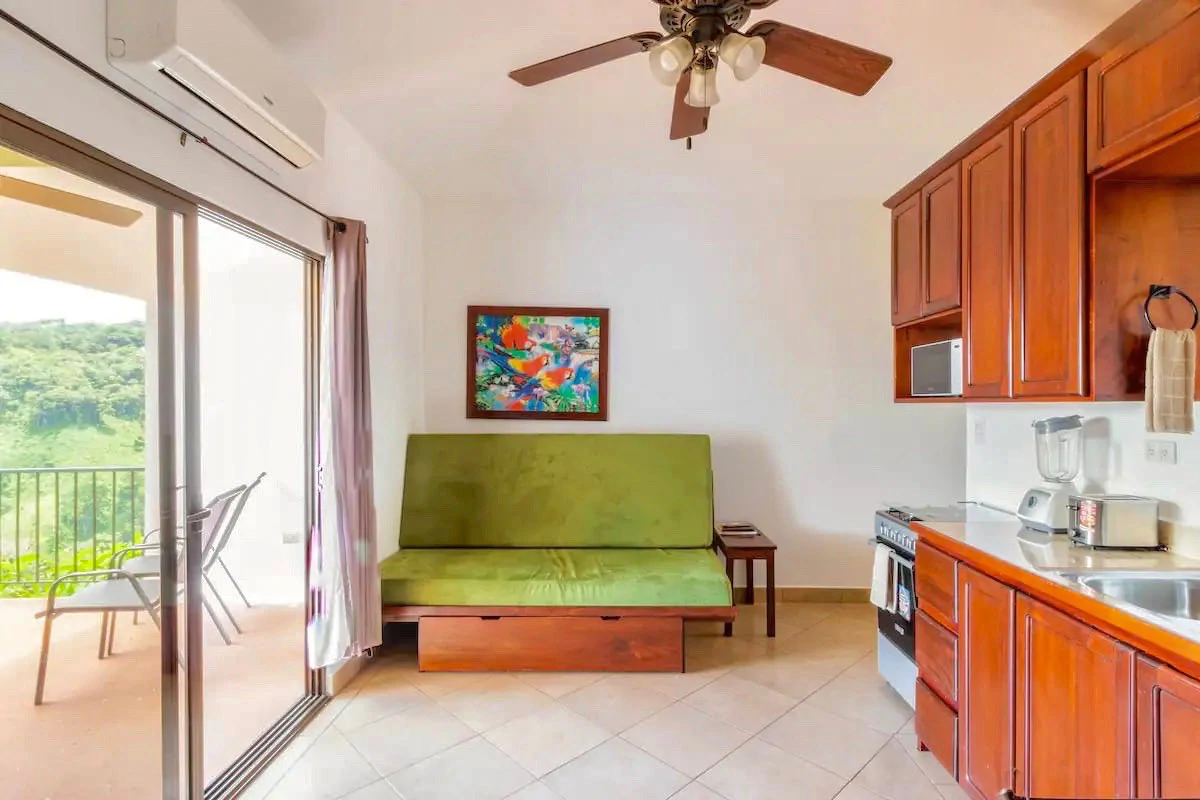 2.8 ACRES – 10 Income Producing Condos with a Pool and Spectacular Ocean and Mountain Views! Gated Community of Cascada Azul, 15min to Dominical Beach!!!: Near the Coast, Mountain and Countryside Apar - Gallery image 10
