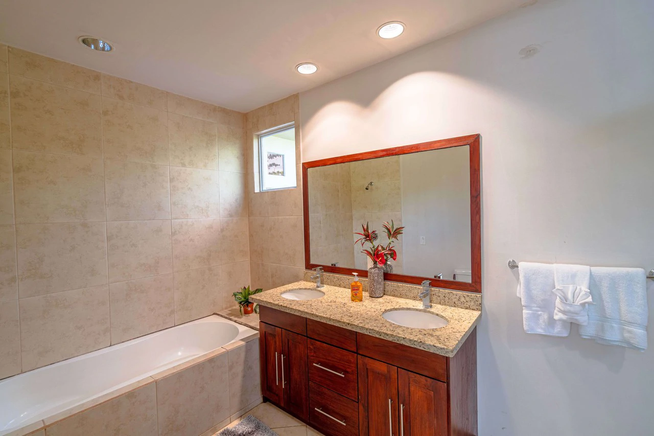 Casa Fox Las Palmas: Mountain House For Sale in Quepos - Gallery image 19