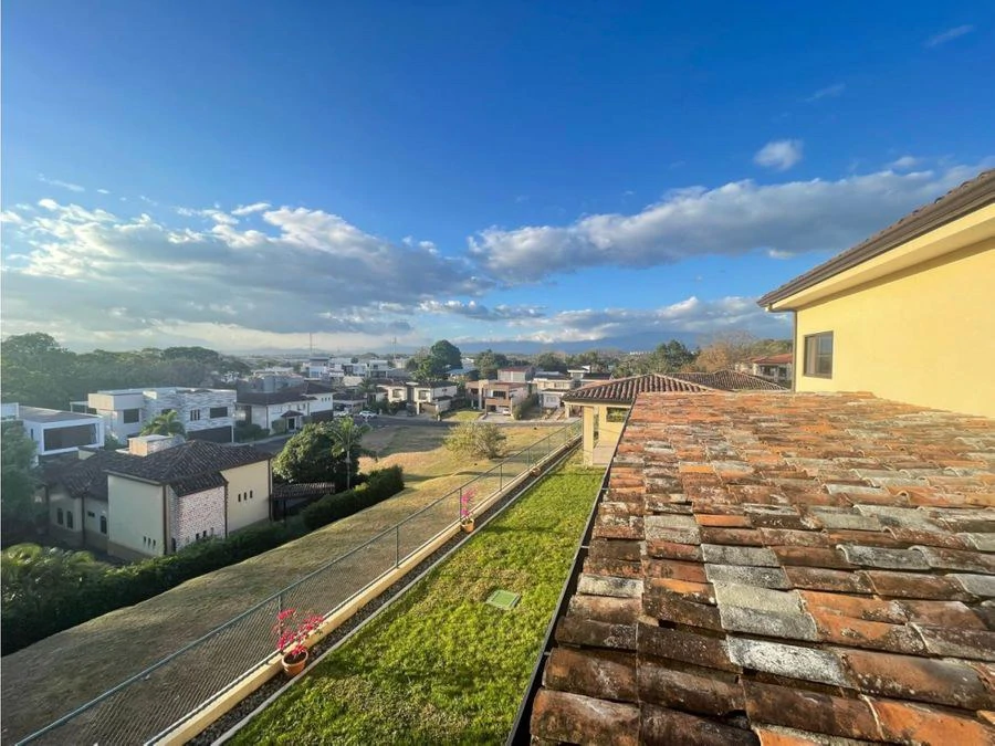 Exclusive Luxury Residence in Gated Community – Brasil de Santa Ana - Gallery image 28