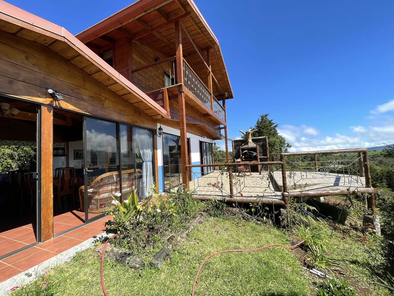 Poasito cottage: Poasito, Alajuela views cottage for sale