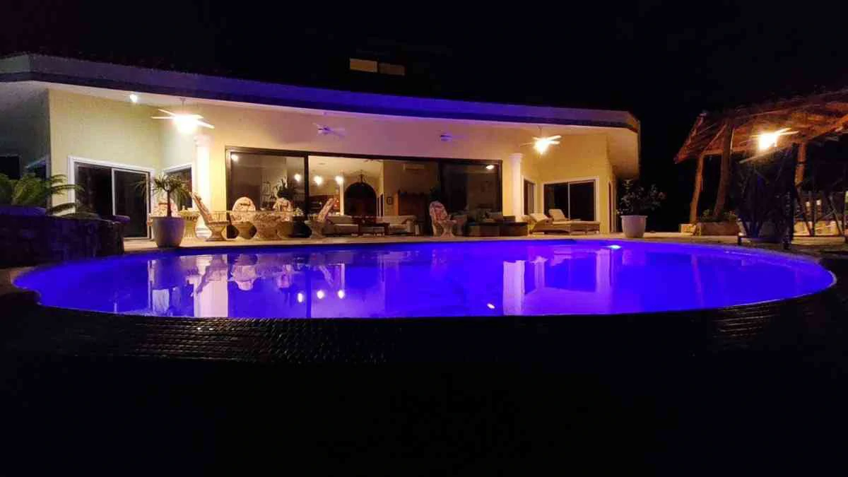 ID 4178: Elegant Coastal Villa with Infinity Pool and Lush Gardens - Gallery image 3