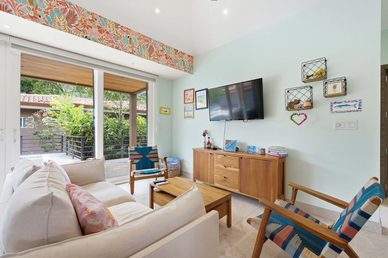 Casa Oasis: 3BR Main Residence + 2BR Guest House with Pool in Mar Vista, Playa Flamingo - Gallery image 2