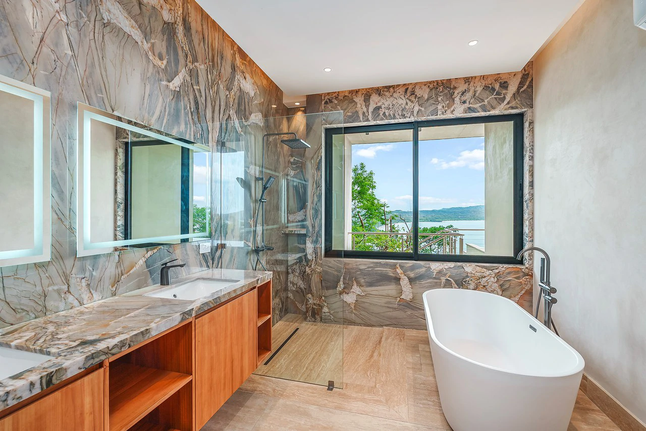 Casa Vision: Luxury Estate with Sweeping Ocean Views - Gallery image 22