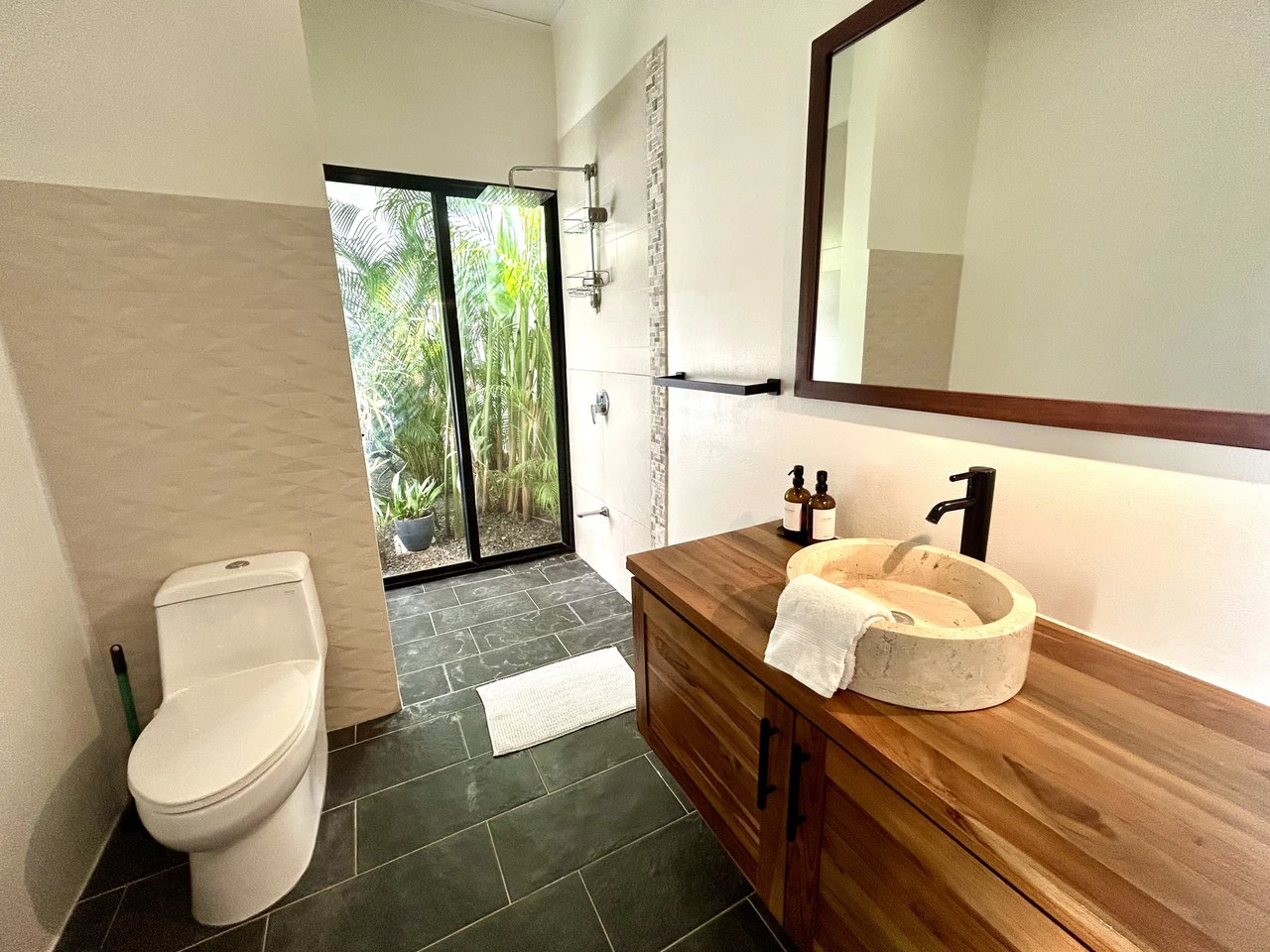 Walk-to-Everything Uvita Retreat | 3BR Home Minutes from the Beach - Gallery image 72