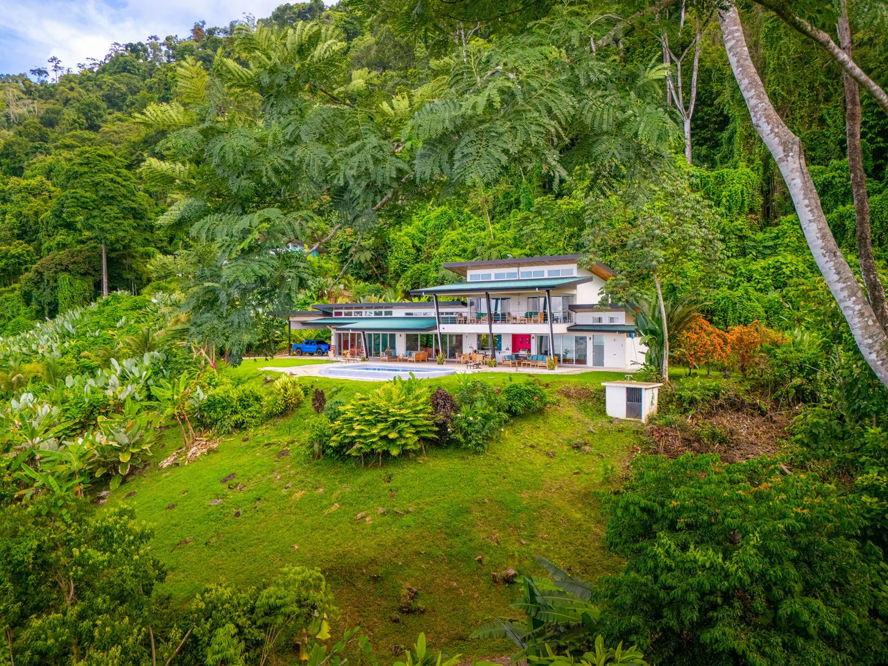 Luxury Ocean View Retreat Overlooking the Whale’s Tail – Proven Rental in Gated Enclave - Gallery image 2