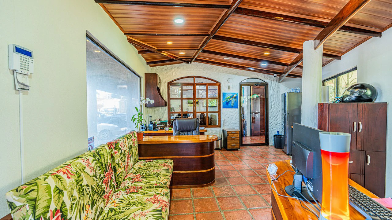 Prime Commercial Plaza for Sale in Playa Dominical - Gallery image 8