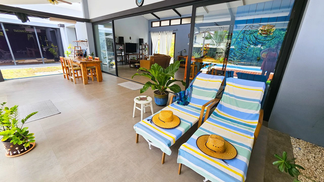 Beautiful Casa Irina, with pool and large yard: Close to the beach in tranquil Monterrey! - Gallery image 21