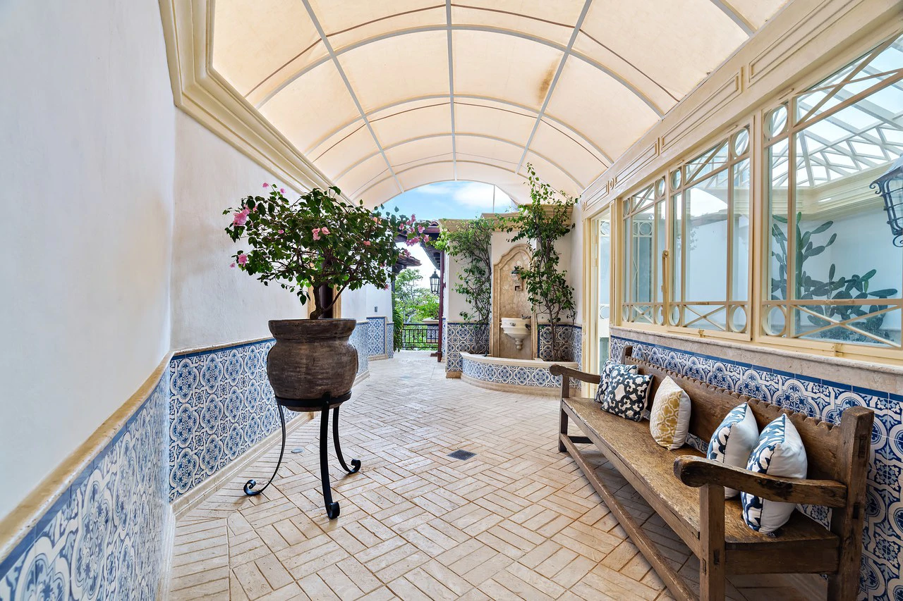 27 Cartagena: Unique Luxury Beachfront Home - Gallery image 33