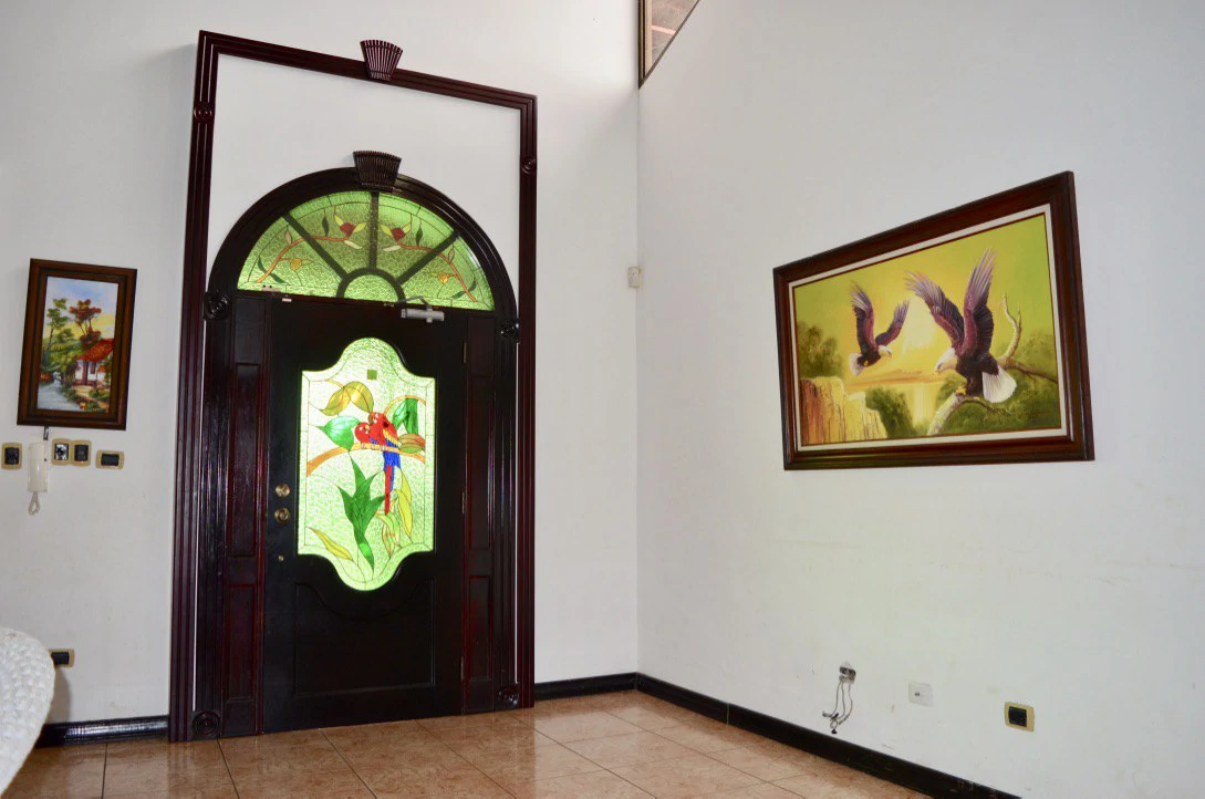 Spectacular 4BR House for sale in San Rafael - Heredia, ideal for a large family, or for those looking for a rental income option! - Gallery image 10