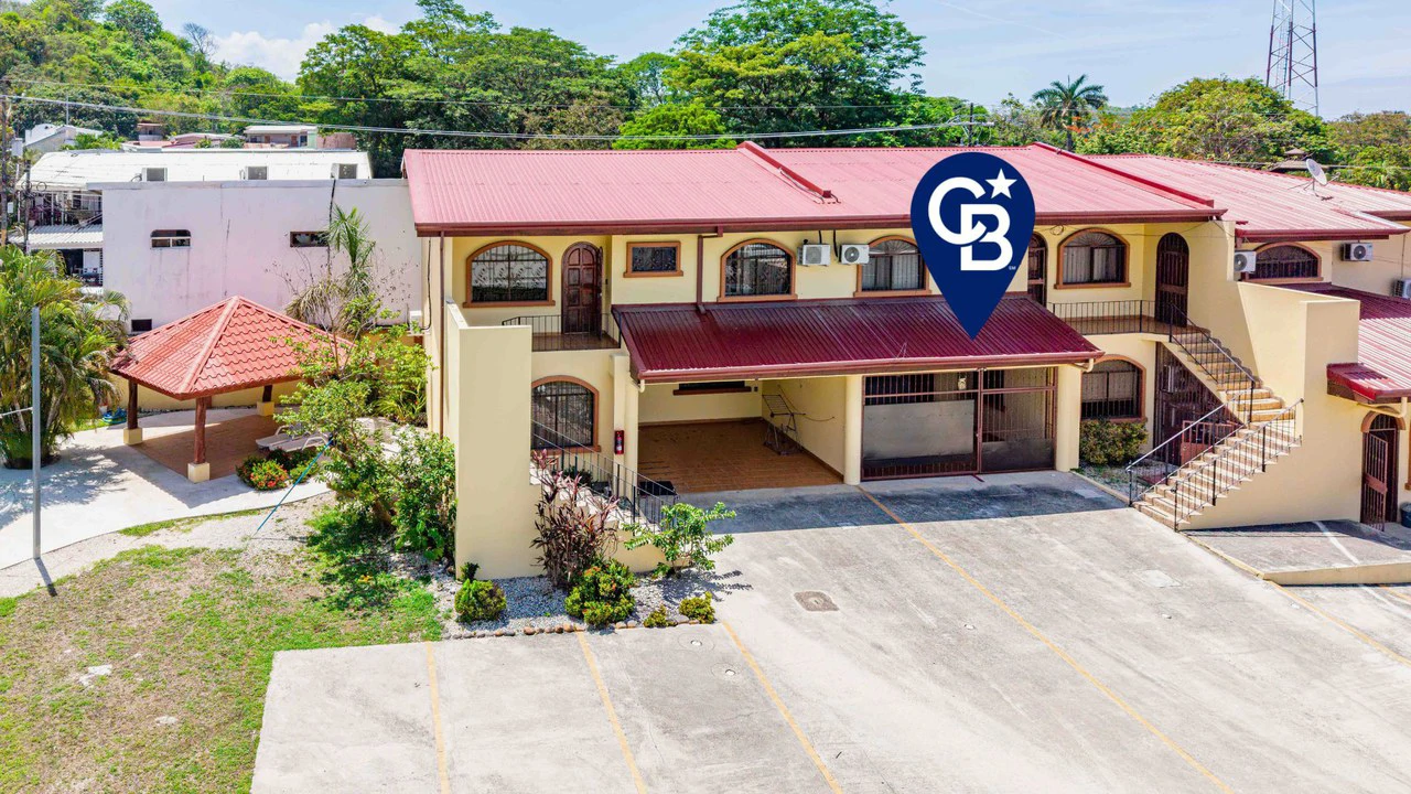 Condo Central: 3 Bedrooms Just Steps from the Beach - photo 2