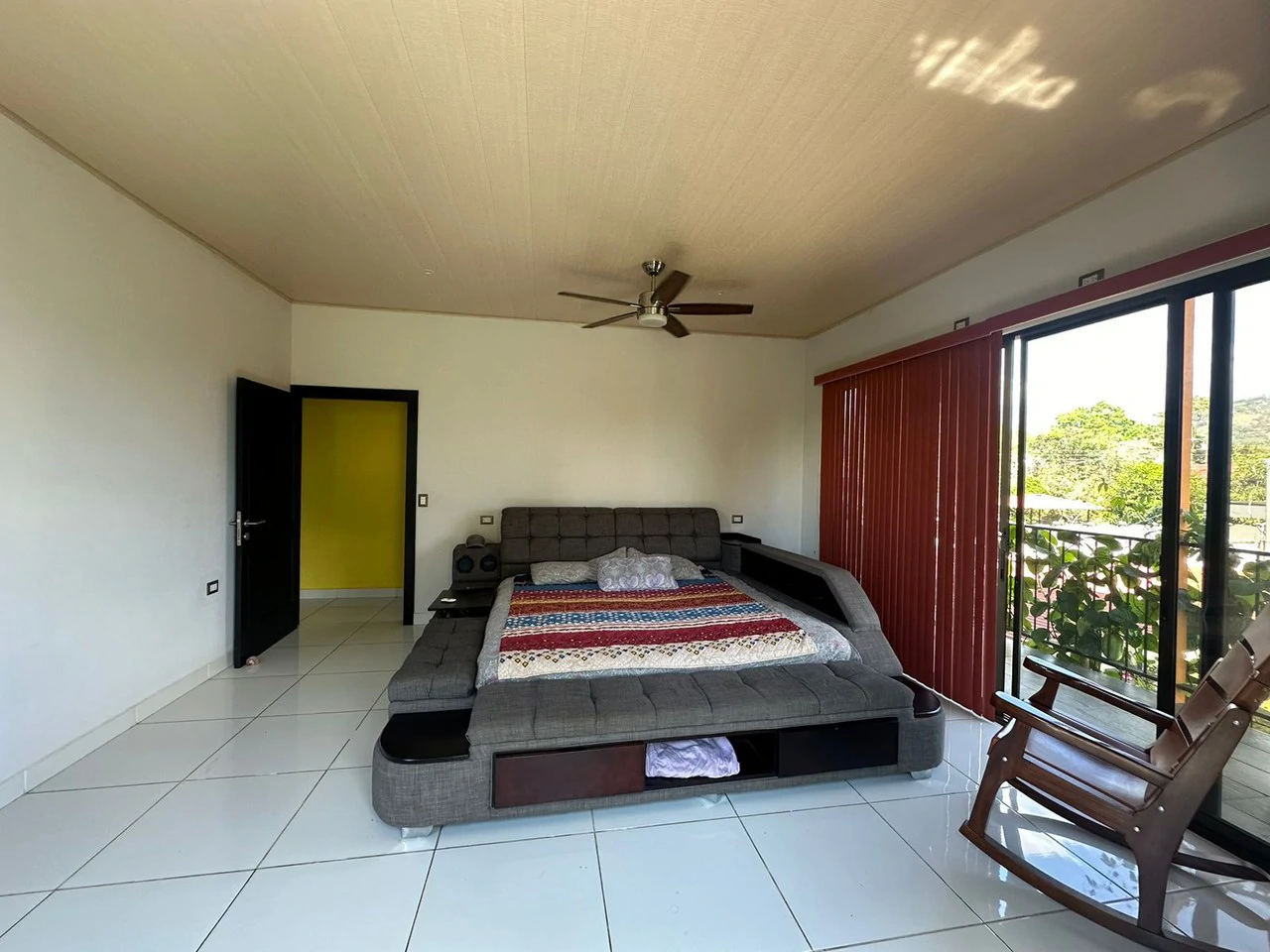 Charming 3-Bedroom Home with Valley Views Near Chirripo - Gallery image 9
