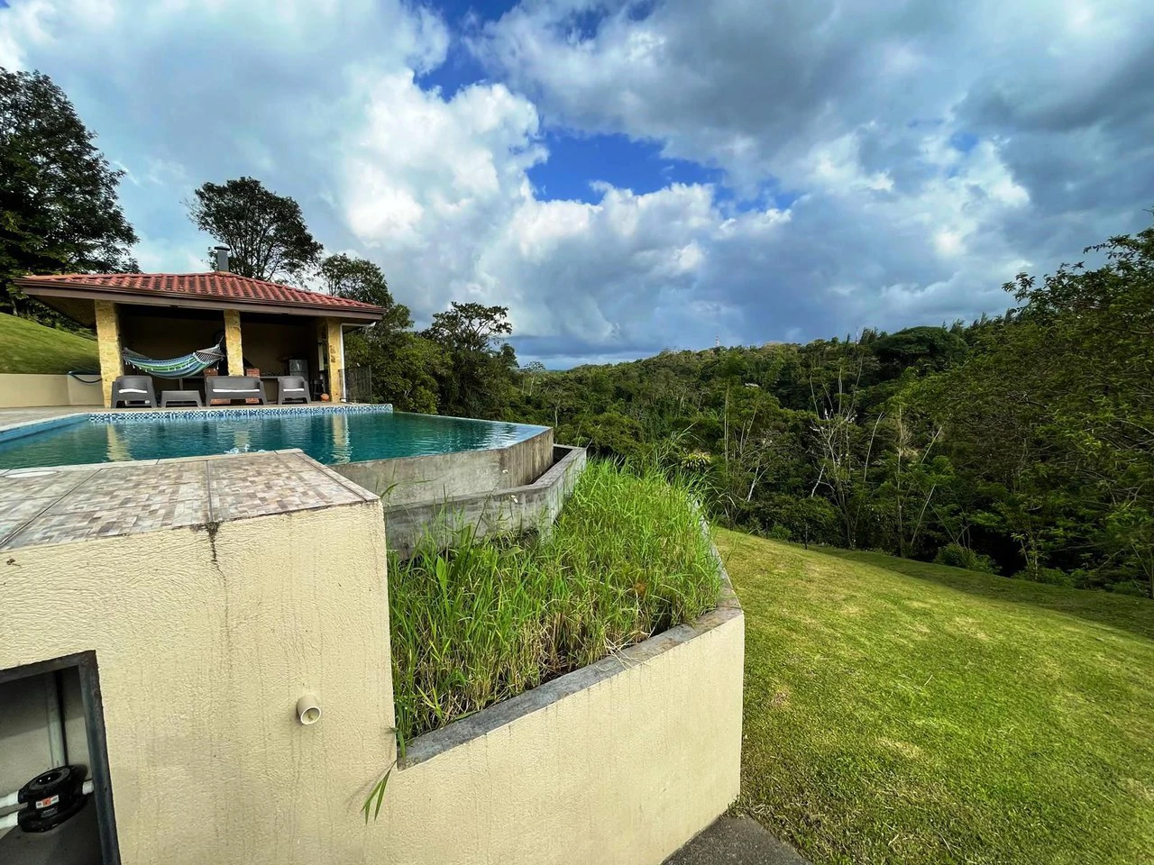 VILLA CANASOL : Lake View Home with Pool, Garage and Workshop - Gallery image 13