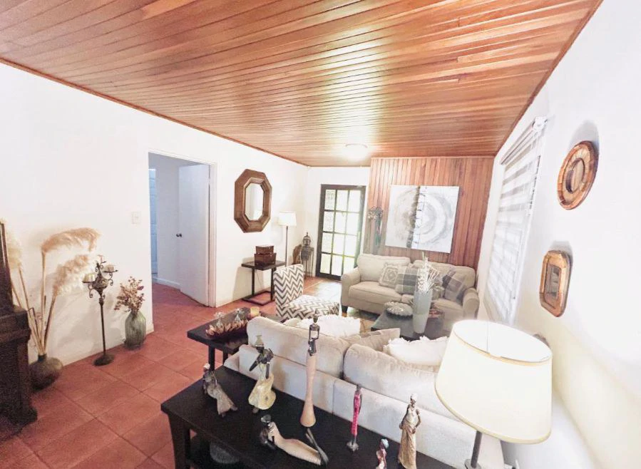 House For Sale in San Antonio - Gallery image 4