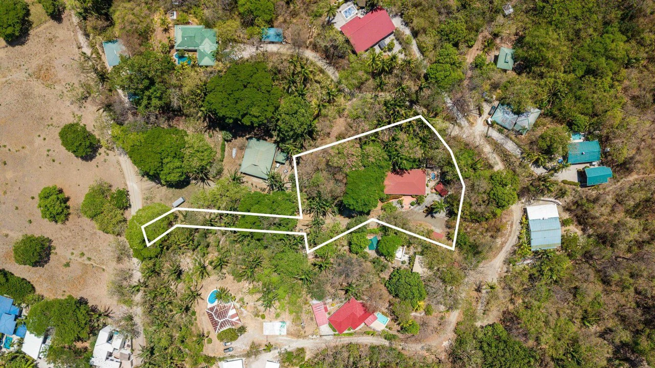 Casa Sereno: A Spacious Retreat Just Minutes From Town - photo 19