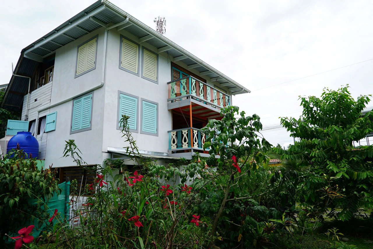 6 Bd/4 Ba:  Income Producing 3 Unit Apartment In Downtown Puerto Viejo - Gallery image 8