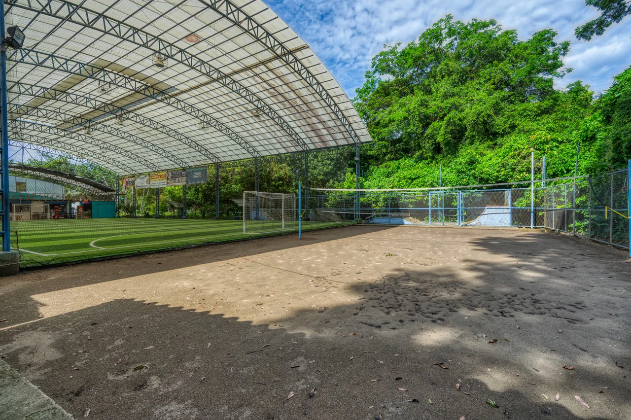 THRIVING SPORTS AND COMMERCIAL BUSINESS WITH OWNER FINANCING OPTION: Rincon Uvita - Gallery image 31