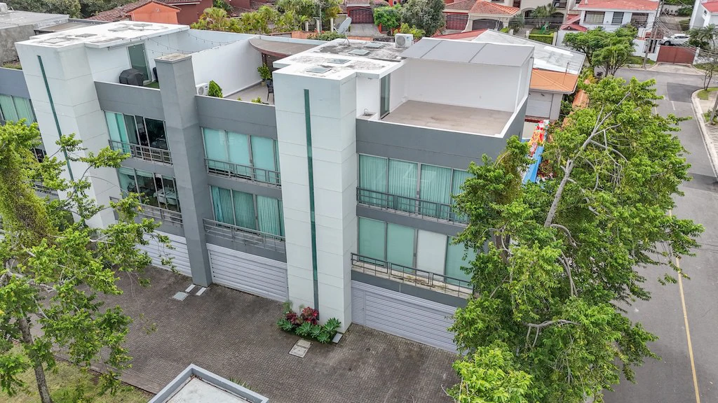 Apartment For Sale in Guachipelín